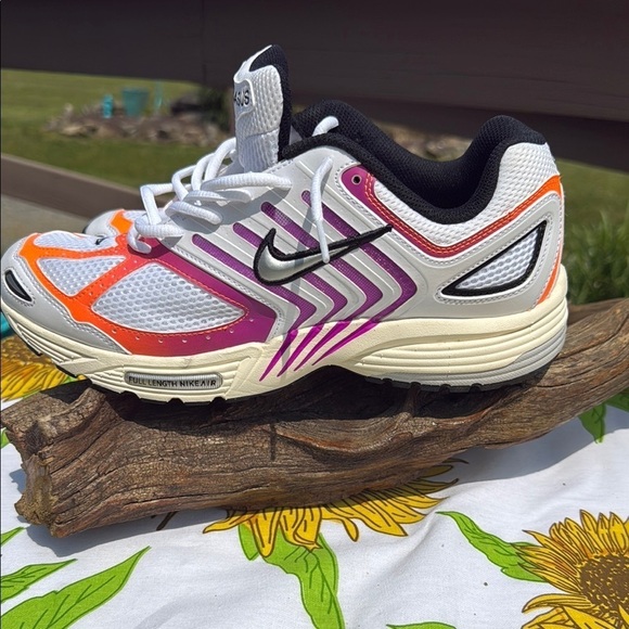Nike Air Pegasus White and Orange Athletic Shoes main image 7